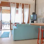 Prázdninový dům 2 Bedroom Cozy In Is Molas