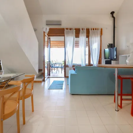 2 Bedroom Cozy In בית נופש Is Molas